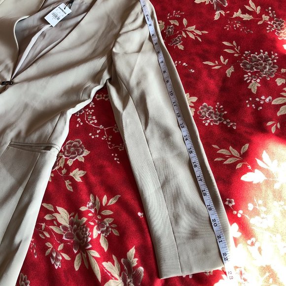 Exquisite Soft Beige Longline Blazer by Express - Size 0 - New with Tags - Picture 14 of 16